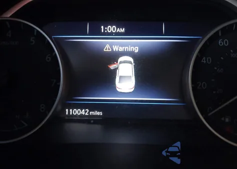 2017 Nissan Maxima 3.5 Sl z USA, uszkodzony, nr VIN 1N4AA6AP4HC360663